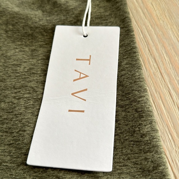 TaviCloud High Waisted Tight - Picture 2 of 6